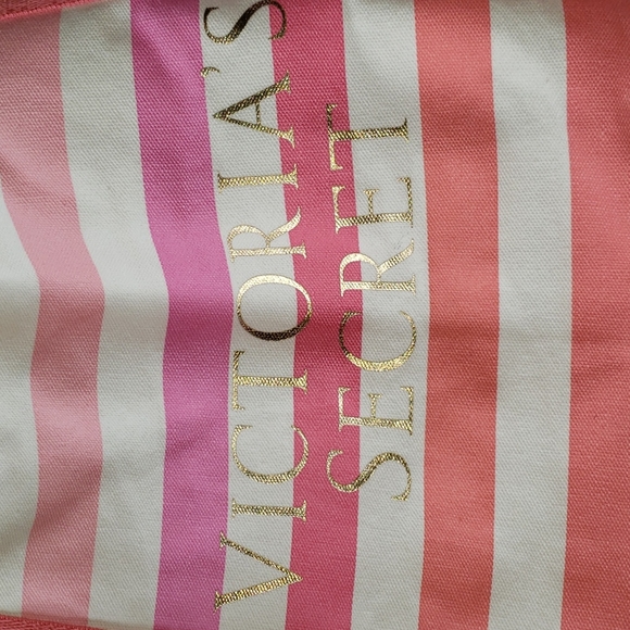 Victorias Secret Beach Weekender Tote with Pom Pom - Picture 5 of 16